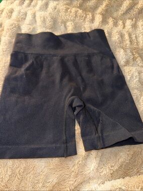 Ribbed High-Waist Women’s Bike Shorts - Black